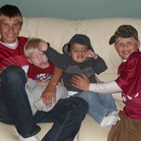 Julie Nabors Photo 16