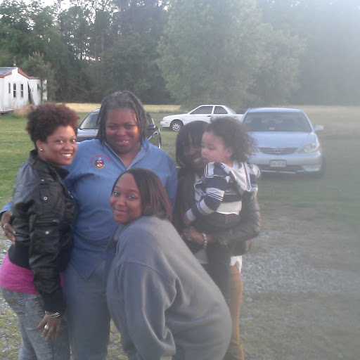 Theresa Ross Photo 17