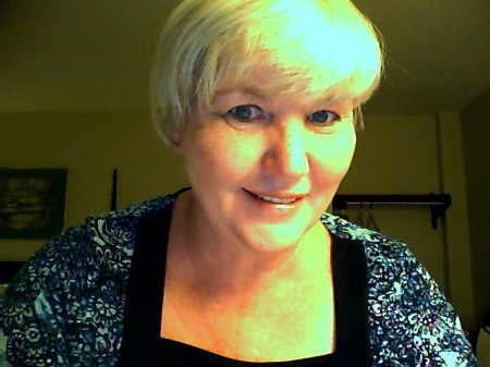 Laura Hodges Photo 34