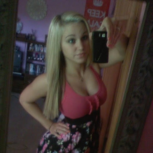 Rebecca Cole Photo 9
