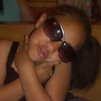 Alicia Pitts Photo 14