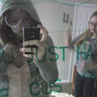 Elizabeth Breen Photo 12