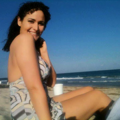 Stephanie Maddox Photo 19