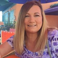 Kelly Lewis Photo 11