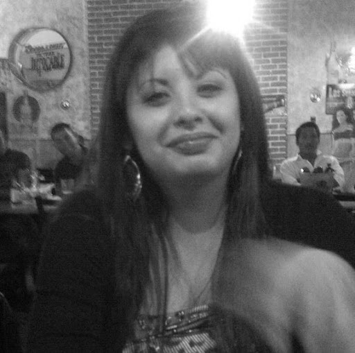 Elizabeth Barrios Photo 34