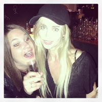 Annie Robertson Photo 20