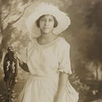 Helen Thornton Photo 41