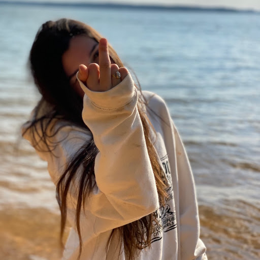 Katie Travis Photo 8