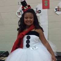 Elizabeth Mayes Photo 25