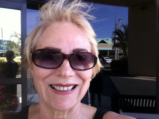 Gloria Short Photo 25