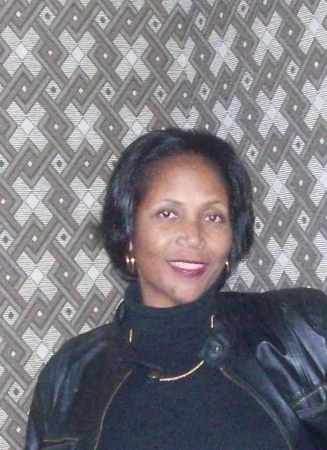 Renee Dixon Photo 34
