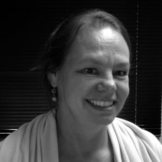 Julie Stark Photo 23