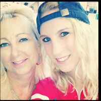 Laura Currie Photo 18