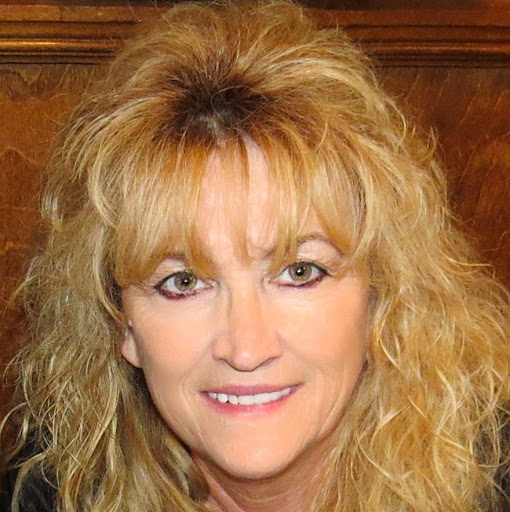Kelly Gabriel Photo 17