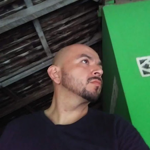 Roger Medrano Photo 19