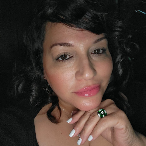 Julia Delgado Photo 19