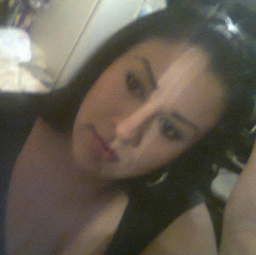 Alejandra Saenz Photo 23