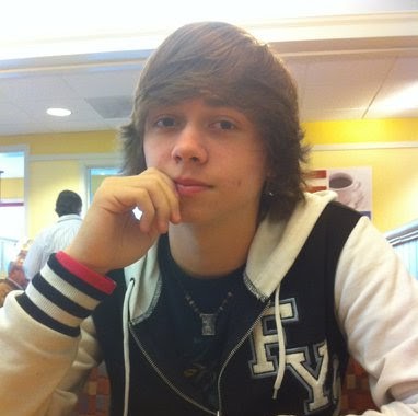 Derrick Perry Photo 29