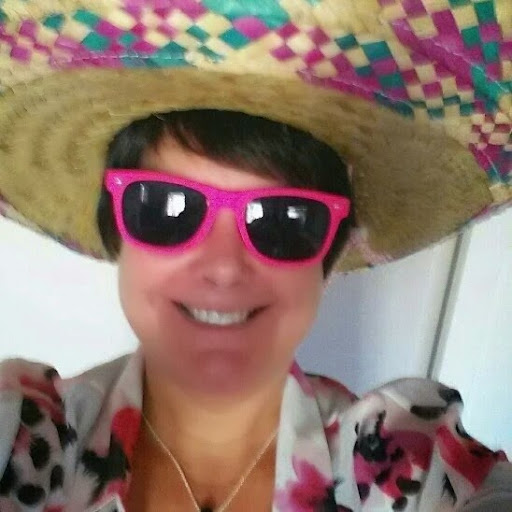 Helen Hawkins Photo 44