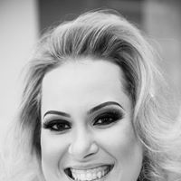 Aline Alvarenga Photo 6
