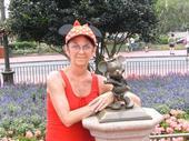 Elizabeth Lyons Photo 45