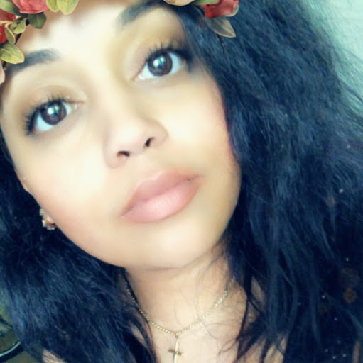 Stephanie Lee Photo 36