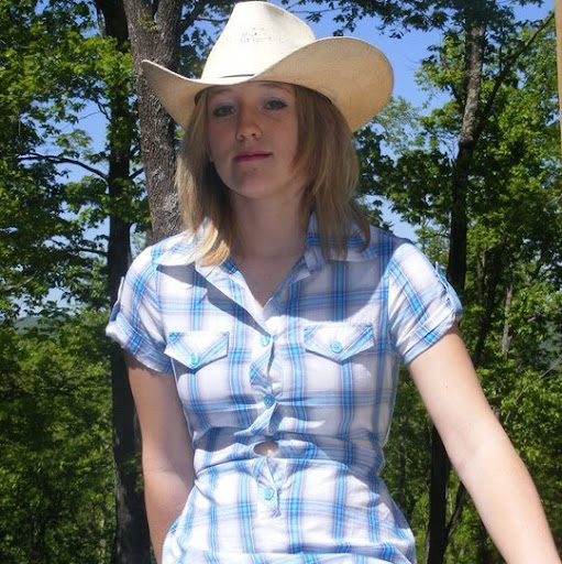 Christina Bennett Photo 42