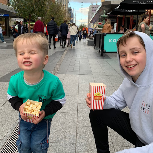 Tracey Barnes Photo 42