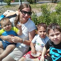 Angela Sheehan Photo 16