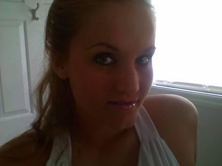 Samantha Rowe Photo 14