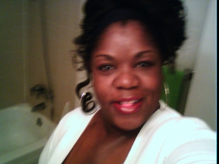 Clara Adams Photo 9