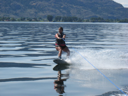 Rachael Willis Photo 19