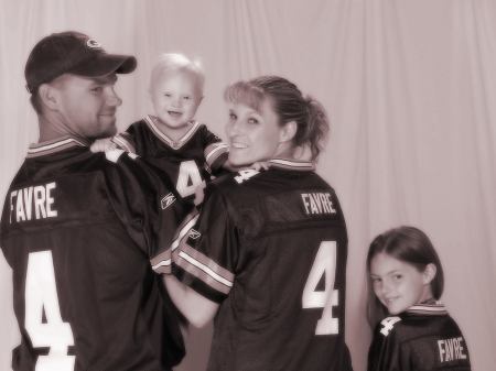 Kirsten Phillips Photo 8