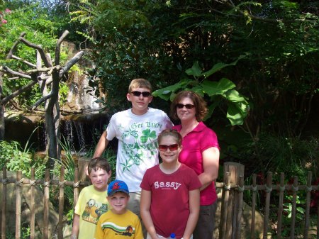 Lucinda Shoemaker Photo 1