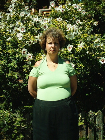 Elizabeth Cairns Photo 3