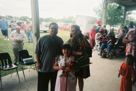 Guadalupe Macias Photo 14