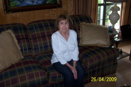 Jean Reeves Photo 15