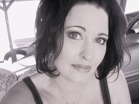 Julie Hinkle Photo 14