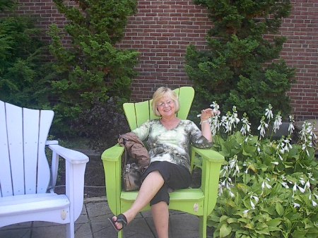 Joan Harris Photo 11