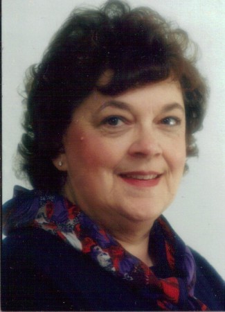 Edna Stevens Photo 12