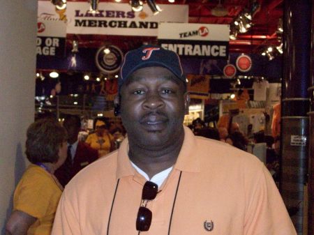 Johnny Ruth Photo 11