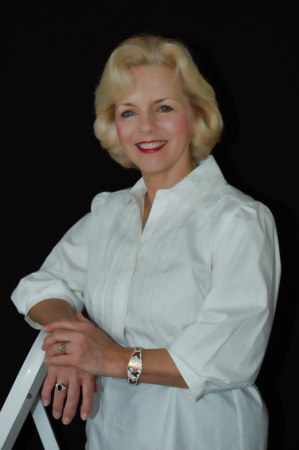 Stephanie Ballard Photo 27