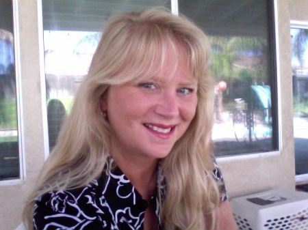 Elizabeth Pettit Photo 14