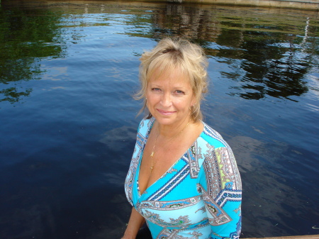 Phyllis Perry Photo 19