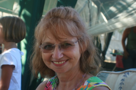 Linda Bradley Photo 27