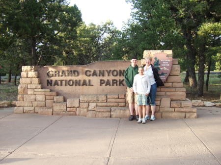 Linda Bradley Photo 34