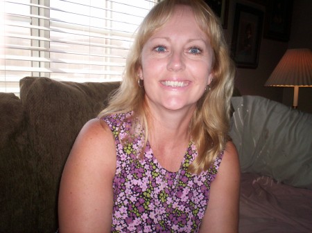 Linda Bradley Photo 33