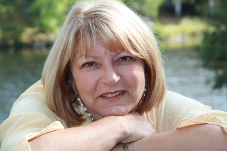 Julie Raymer Photo 8