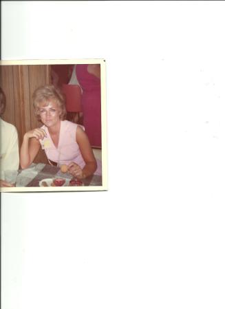 Donna Riddle Photo 24