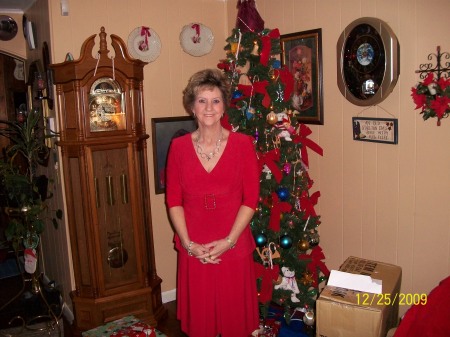 Carolyn Harris Photo 32
